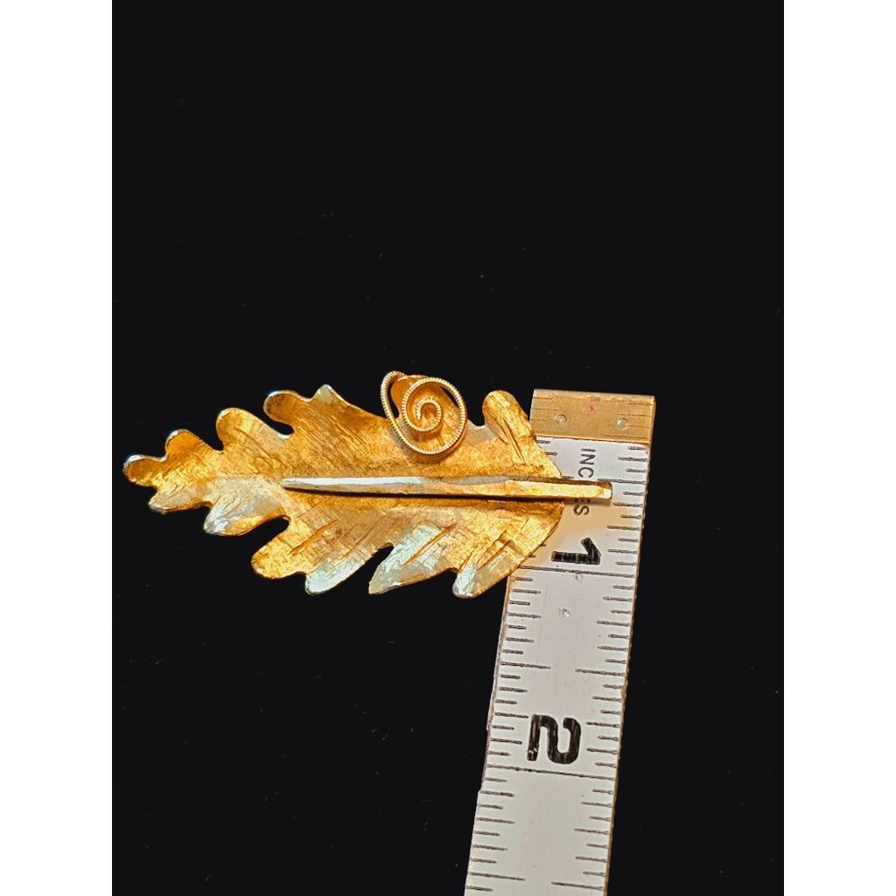 BSK Vintage Leaf Brooch‎ Textured gold tone pin - Picture 6 of 8